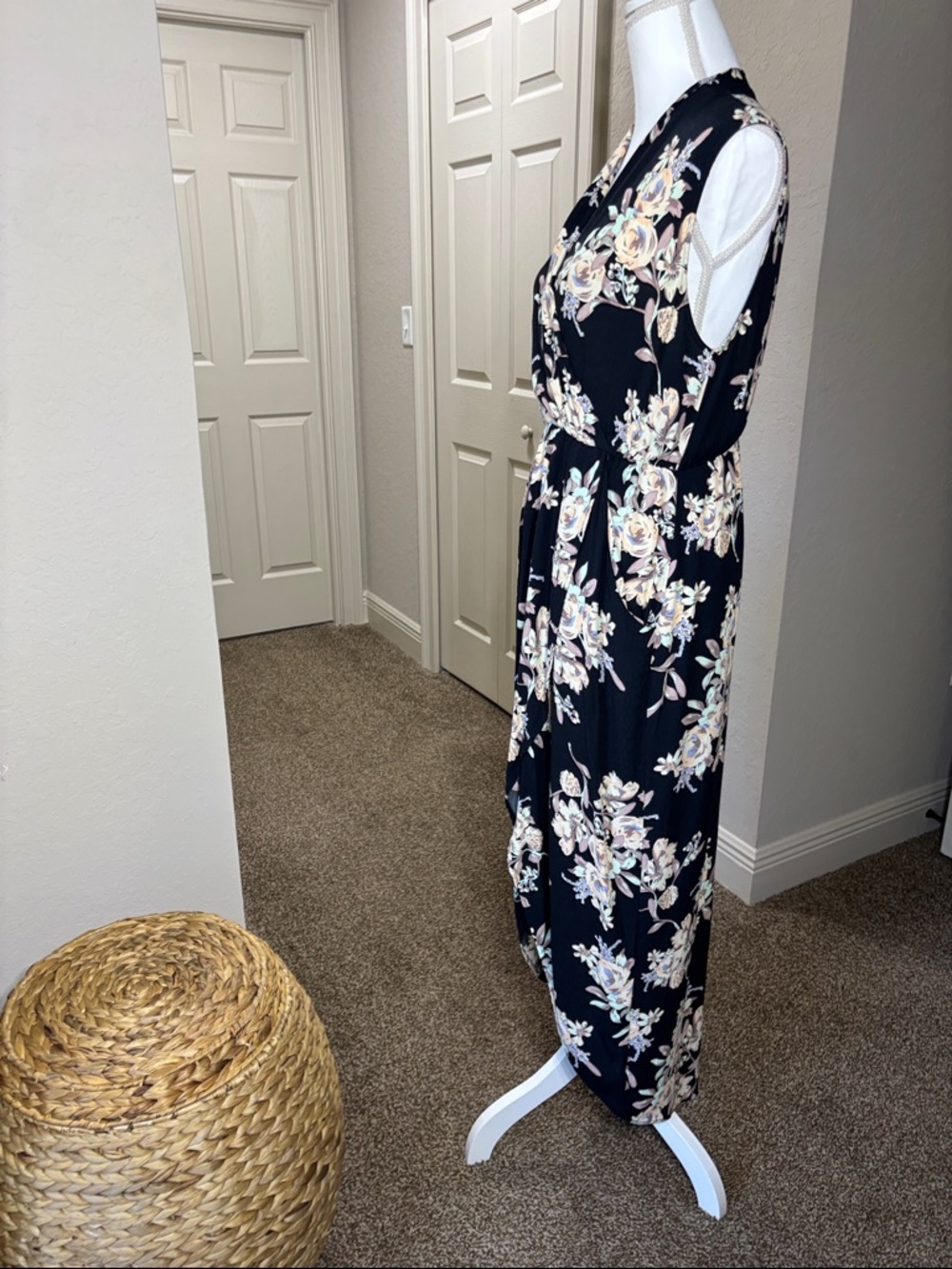 ASTR The Label Floral Faux-Wrap Maxi Dress Sleeveless V-Neck Boho Romantic L - Picture 6 of 10
